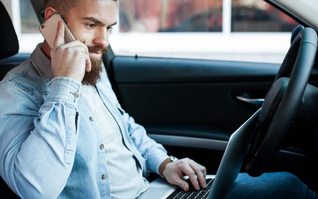 ¿Qué es un rastreador GPS vehicular y cómo funciona?